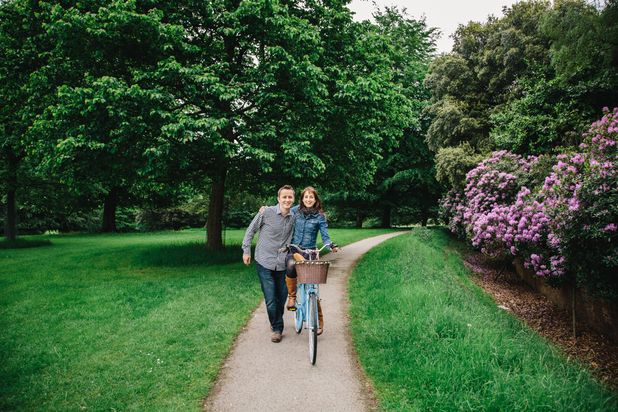 Amy & Andy’s Pre Wedding Photo Shoot at Wollaton Deer Park!